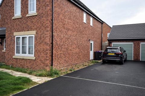 undefined, Walnut Close, Louth LN11