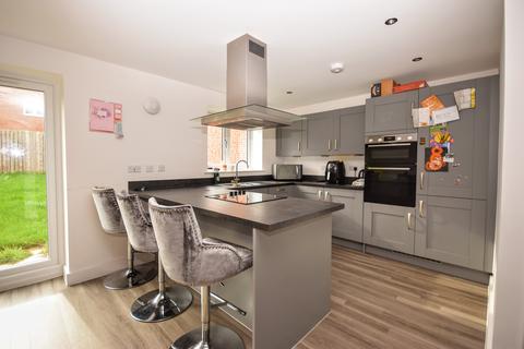 undefined, Walnut Close, Louth LN11