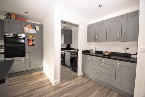 undefined, Walnut Close, Louth LN11