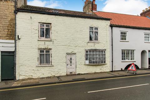 4 bedroom terraced house for sale, Briggate, Knaresborough, North Yorkshire, HG5