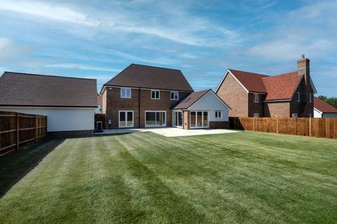 4 bedroom detached house for sale, Summerfield Close, Staple, Canterbury, Kent