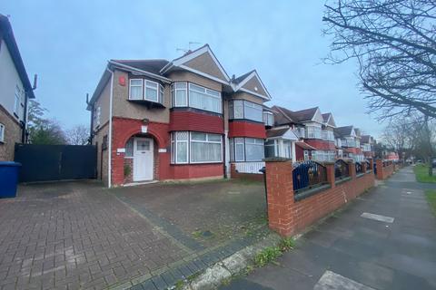 3 bedroom semi-detached house for sale, Dormers Wells Lane, Southall