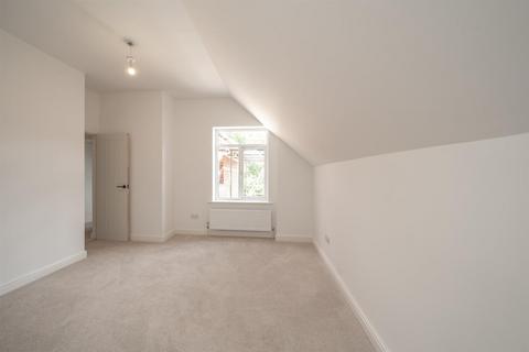 2 bedroom end of terrace house to rent, Green Lane, High Peak