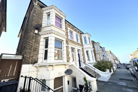 2 bedroom flat to rent, Athelstan Road, Margate