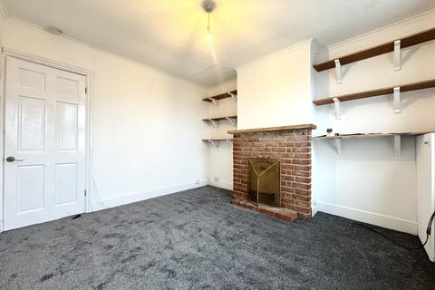 3 bedroom terraced house to rent, Preston Place,Faversham