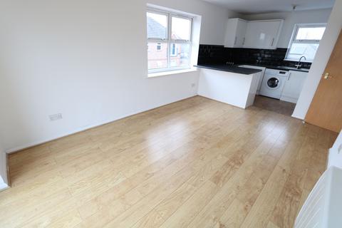 2 bedroom flat to rent, Dudley Close, Chafford Hundred