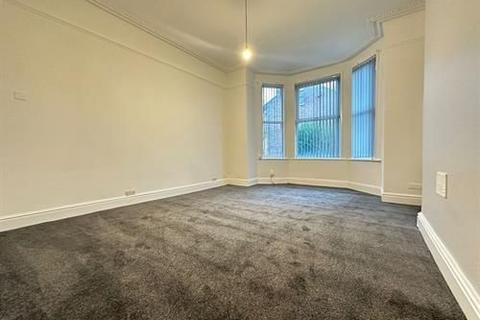 1 bedroom flat to rent, Flat 2, Worcester Drive North