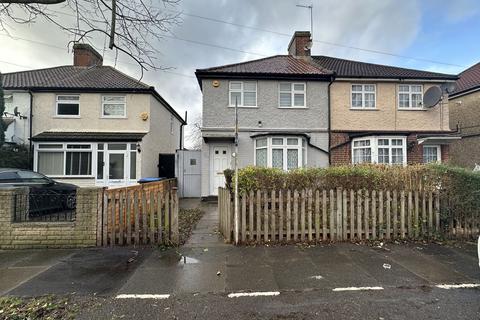 3 bedroom semi-detached house to rent, Third Avenue, Enfield EN1