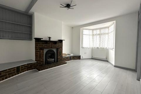 3 bedroom semi-detached house to rent, Third Avenue, Enfield EN1