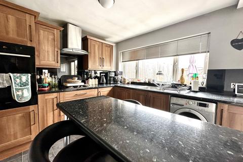 2 bedroom end of terrace house for sale, Rundells, Harlow, Essex, CM18