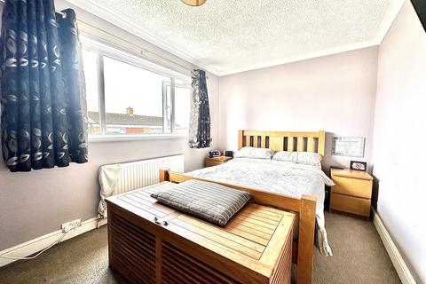 2 bedroom end of terrace house for sale, Rundells, Harlow, Essex, CM18