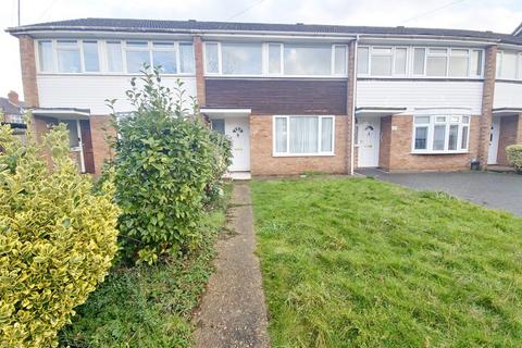 3 bedroom terraced house to rent, West Malling Way, Hornchurch, RM12