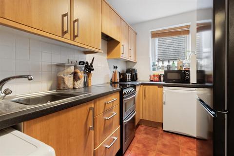 2 bedroom flat for sale, Cameron Court, St. Andrews Road, Malvern, WR14 3QQ