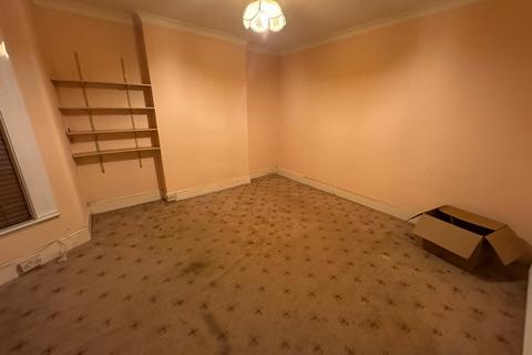 2 bedroom flat to rent, Ilford IG3