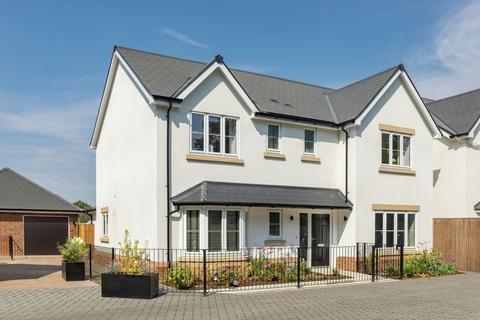 4 bedroom detached house for sale, Plot 71, The Carwinley at Aylett's Green, Kelvedon Doughton Road (Off Coggeshall Road), Kelvedon, Essex CO5 9NX CO5 9NX