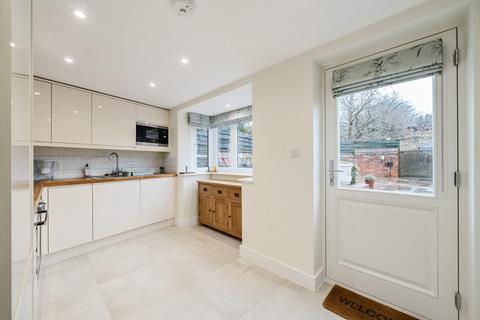 1, Icknield Cottages High Street, Streatley, Reading, RG8 9JA