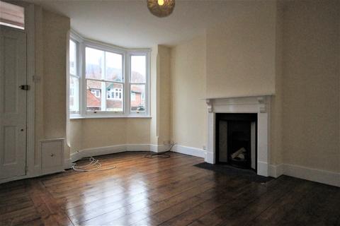 4 bedroom terraced house to rent, Milman Road, Berkshire RG2