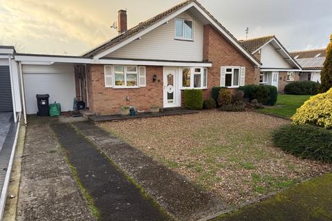 5 bedroom bungalow for sale, Walmer Road, Reading RG5