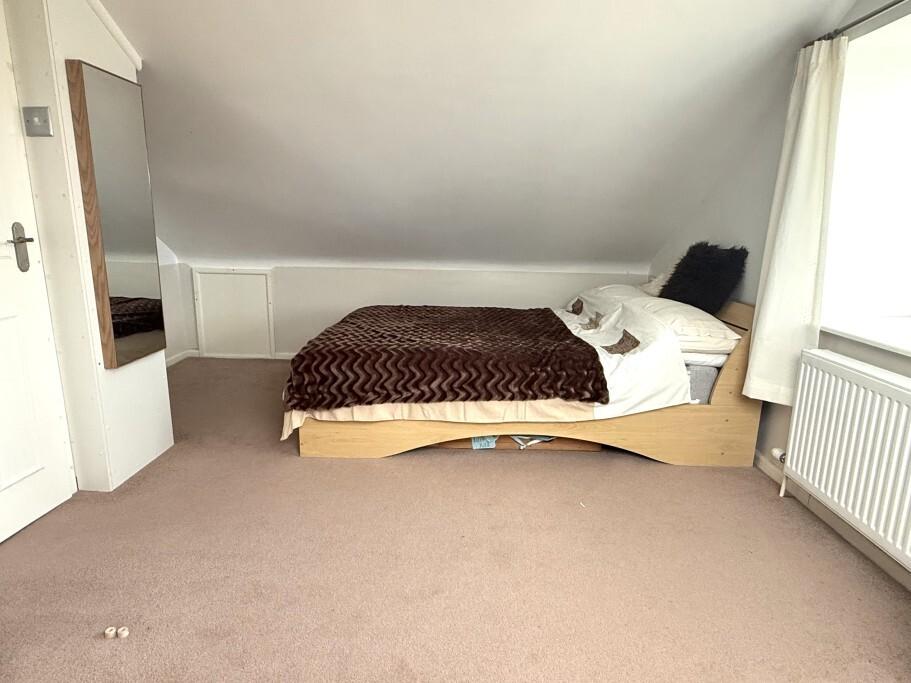 F/Floor Bed 4 Pic 2