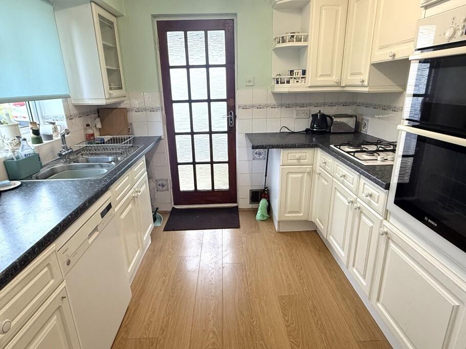 Kitchen Pic 1