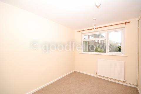 4 bedroom house to rent, Gloucester Gardens, Surrey SM1