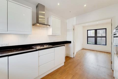 4 bedroom semi-detached house to rent, Henfield Road, Wimbledon SW19