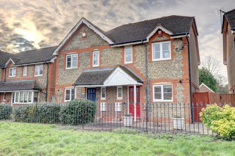 3 bedroom semi-detached house for sale, Ivy Close, Princes Risborough HP27