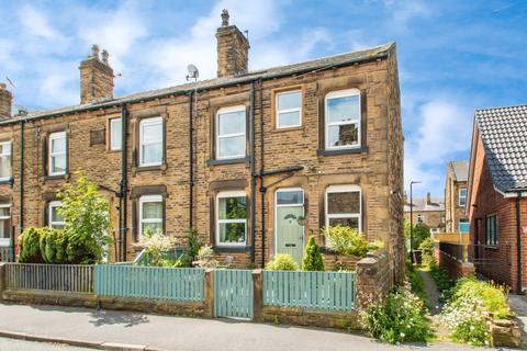 2 bedroom end of terrace house to rent, East Park Street, Leeds LS27