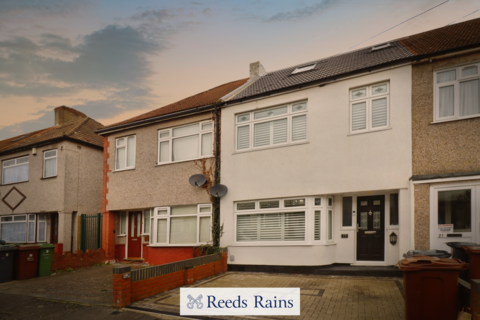 4 bedroom terraced house for sale, Torrington Road, Dagenham RM8