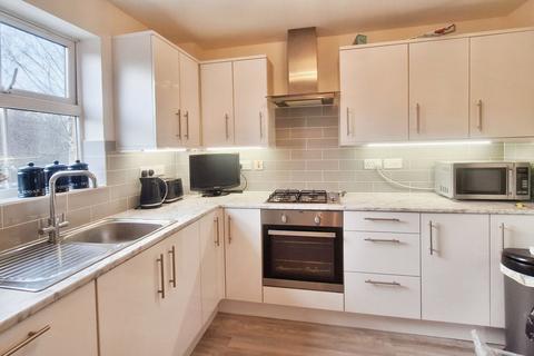 2 bedroom apartment for sale, Bluebell Road, Wakefield WF3