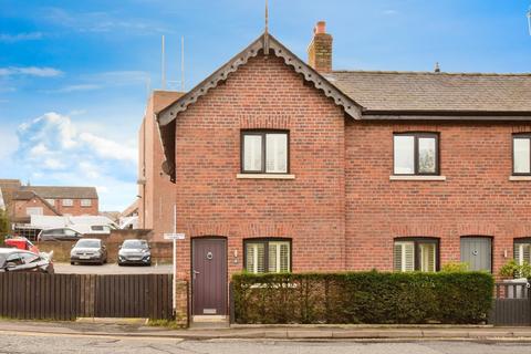 3 bedroom end of terrace house for sale, Mill Street, Cheshire SK9