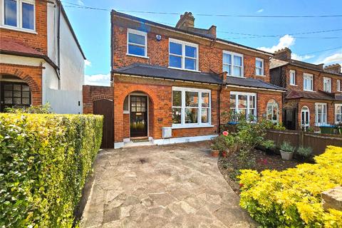 128 Dumbreck Road, London, SE9 1XD