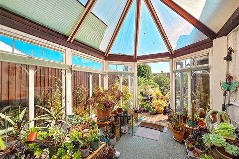 128 Dumbreck Road, London, SE9 1XD