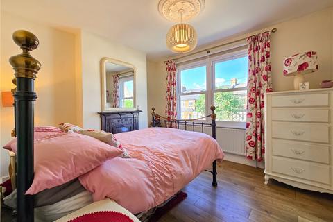 128 Dumbreck Road, London, SE9 1XD