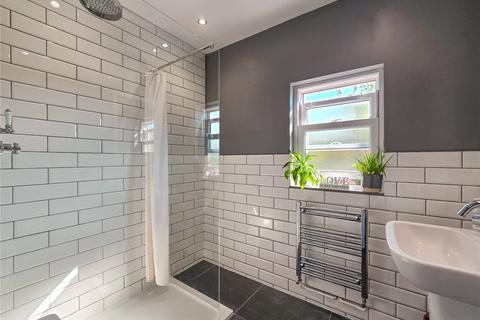 128 Dumbreck Road, London, SE9 1XD