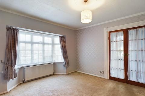 2 bedroom detached house for sale, Avelon Road, Romford RM5