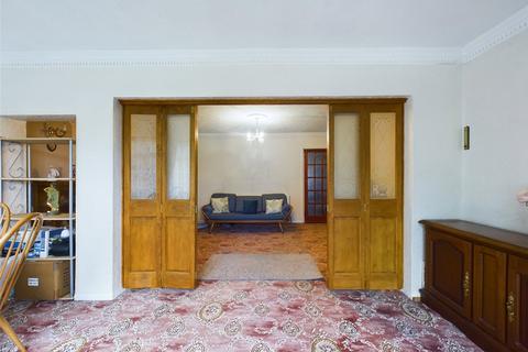 53 Avelon Road, Romford, RM5 3XX