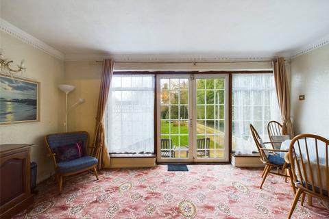 53 Avelon Road, Romford, RM5 3XX