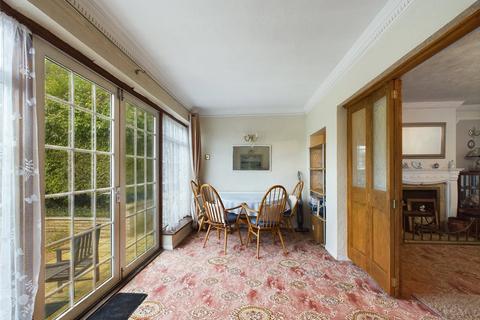 53 Avelon Road, Romford, RM5 3XX