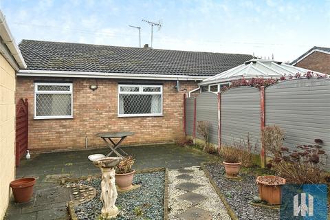 2 bedroom bungalow for sale, Cotswold Close, Hemsworth, Pontefract, West Yorkshire, WF9