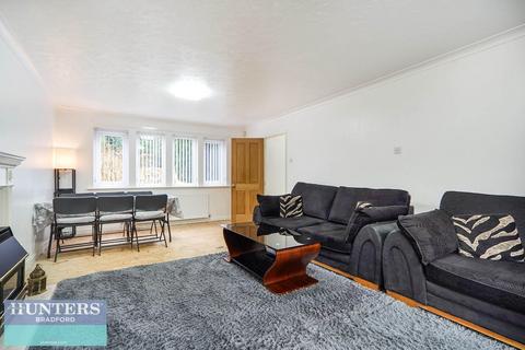 90 Crow Tree Lane, Bradford, BD8 0AN