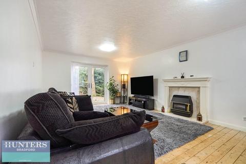 90 Crow Tree Lane, Bradford, BD8 0AN