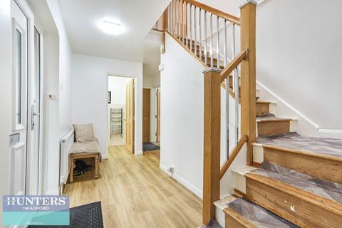 90 Crow Tree Lane, Bradford, BD8 0AN