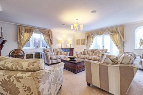 6 bedroom detached house for sale, Nelmes Way, Hornchurch, RM11