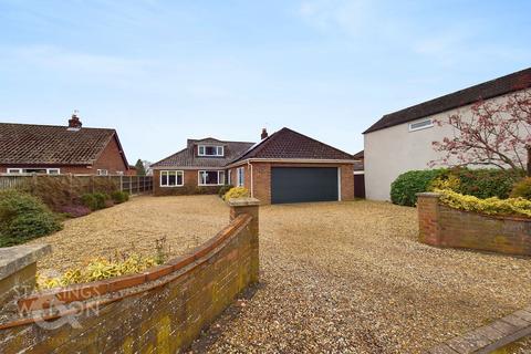 4 bedroom chalet for sale, Norwich Road, Lingwood, Norwich