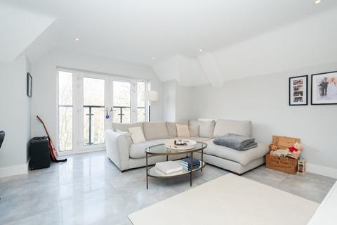 2 bedroom apartment for sale, Bushey Hall Road, Bushey, Hertfordshire, WD23