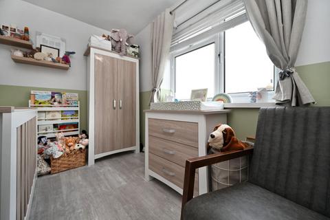 6 Brooklands Crescent, Yeadon, Leeds, LS19 7RS