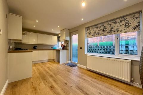 2 bedroom detached bungalow for sale, Seabrook Vale, Hythe