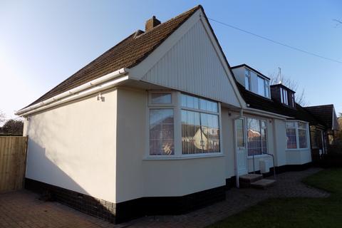 4 bedroom semi-detached bungalow to rent, Winslow Drive, Immingham DN40