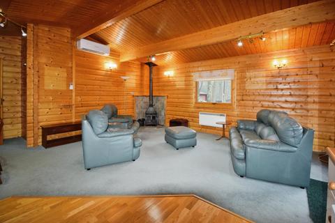 3 bedroom log cabin for sale, Kenwick Woods, Louth LN11